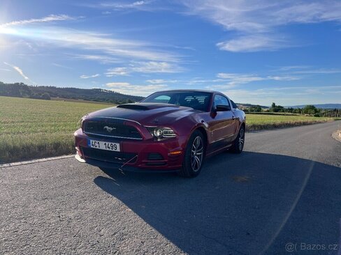 Ford Mustang Sedan / Limuzína 0,0 227 kw