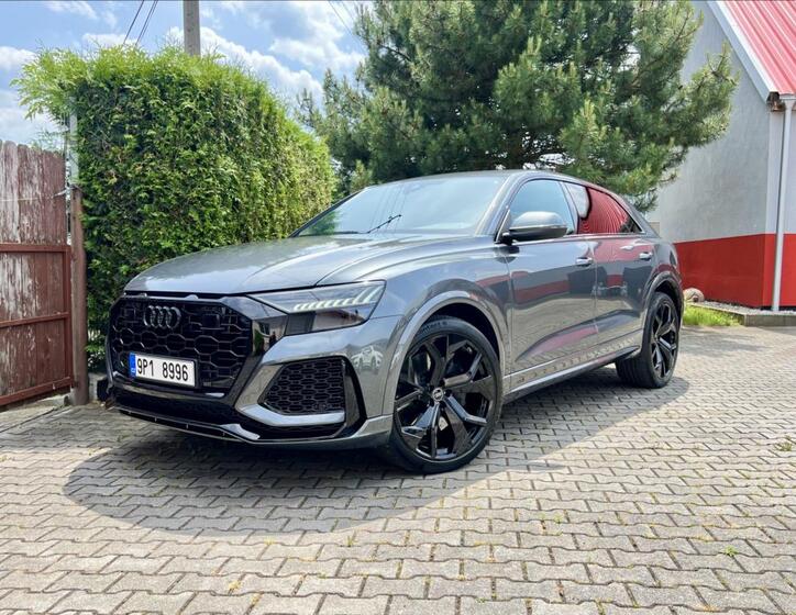 Audi RS Q8 1