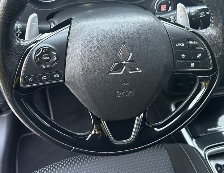 Mitsubishi Outlander SUV / Terénní 2,3 l 110 kw