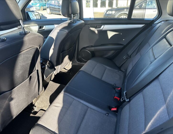 Mercedes-Benz Třídy C Kombi 2,1 l 100 kw