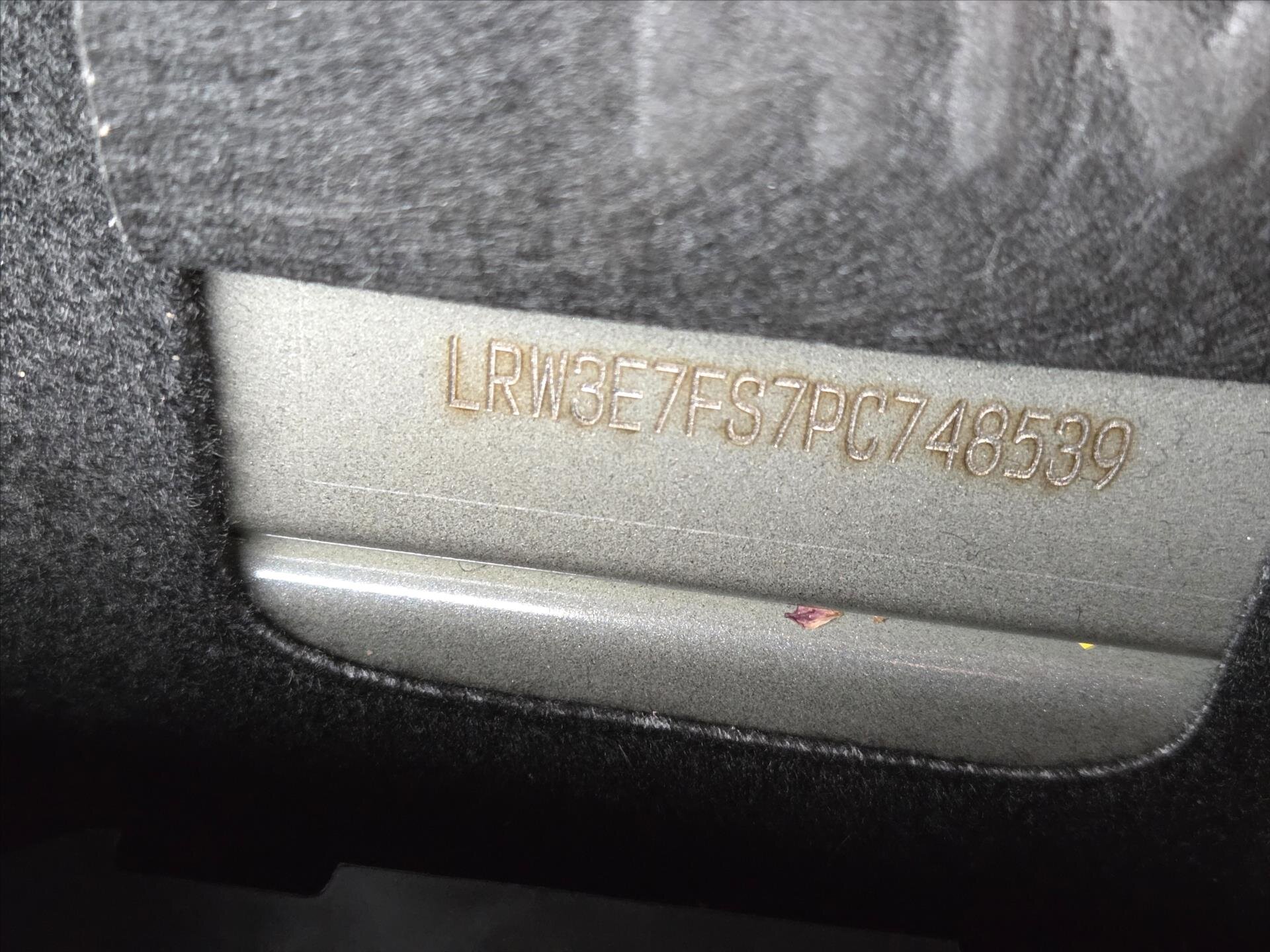 Tesla Model 3 Sedan / Limuzína 0,0 208 kw