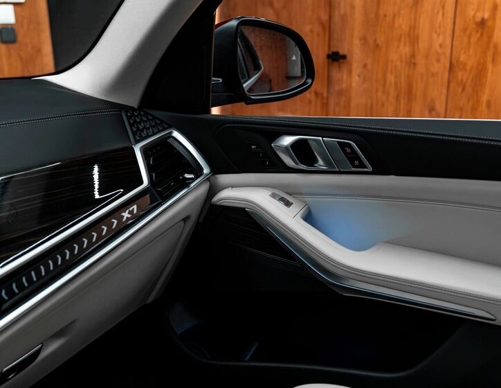 BMW X7 SUV / Terénní 3,0 l 280 kw