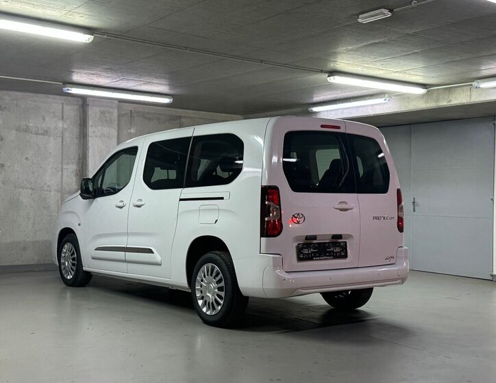 Toyota ProAce City Verso MPV 1,2 l 81 kw
