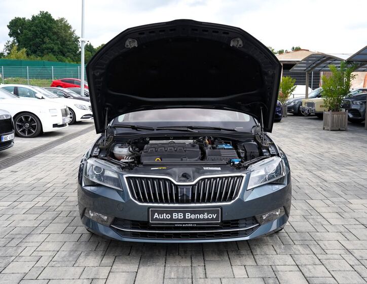 Škoda Superb 9