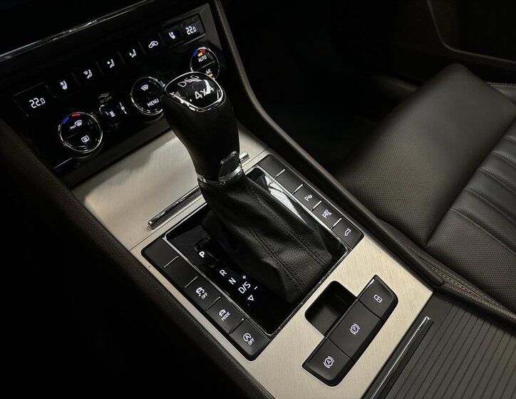 Škoda Superb 18