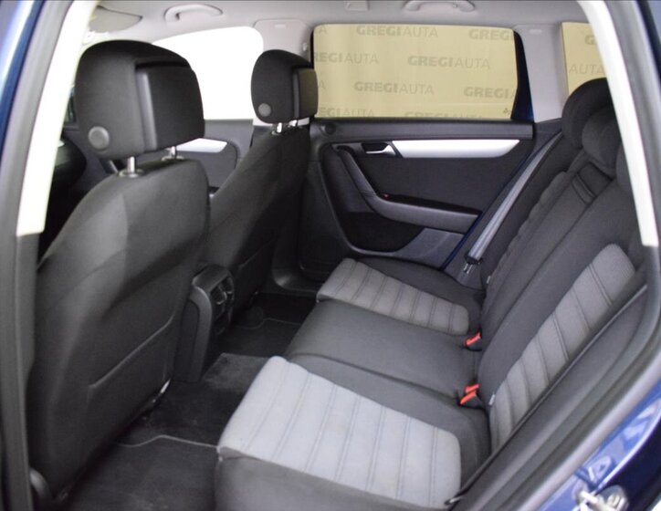 Volkswagen Passat Kombi 2,0 l 103 kw