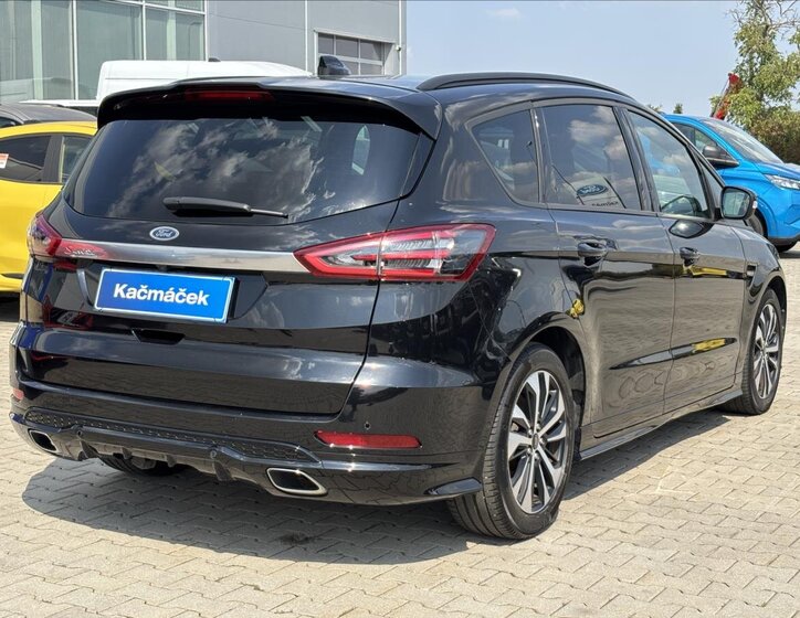 Ford S-MAX 5