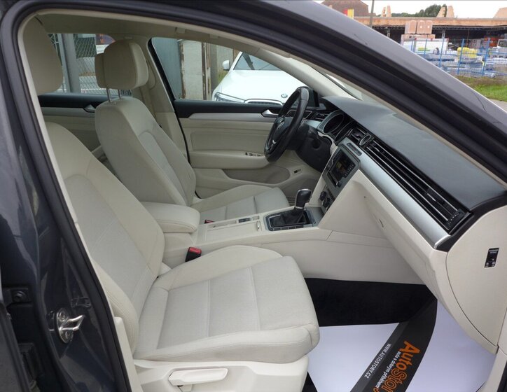 Volkswagen Passat Kombi 1,6 l 88 kw