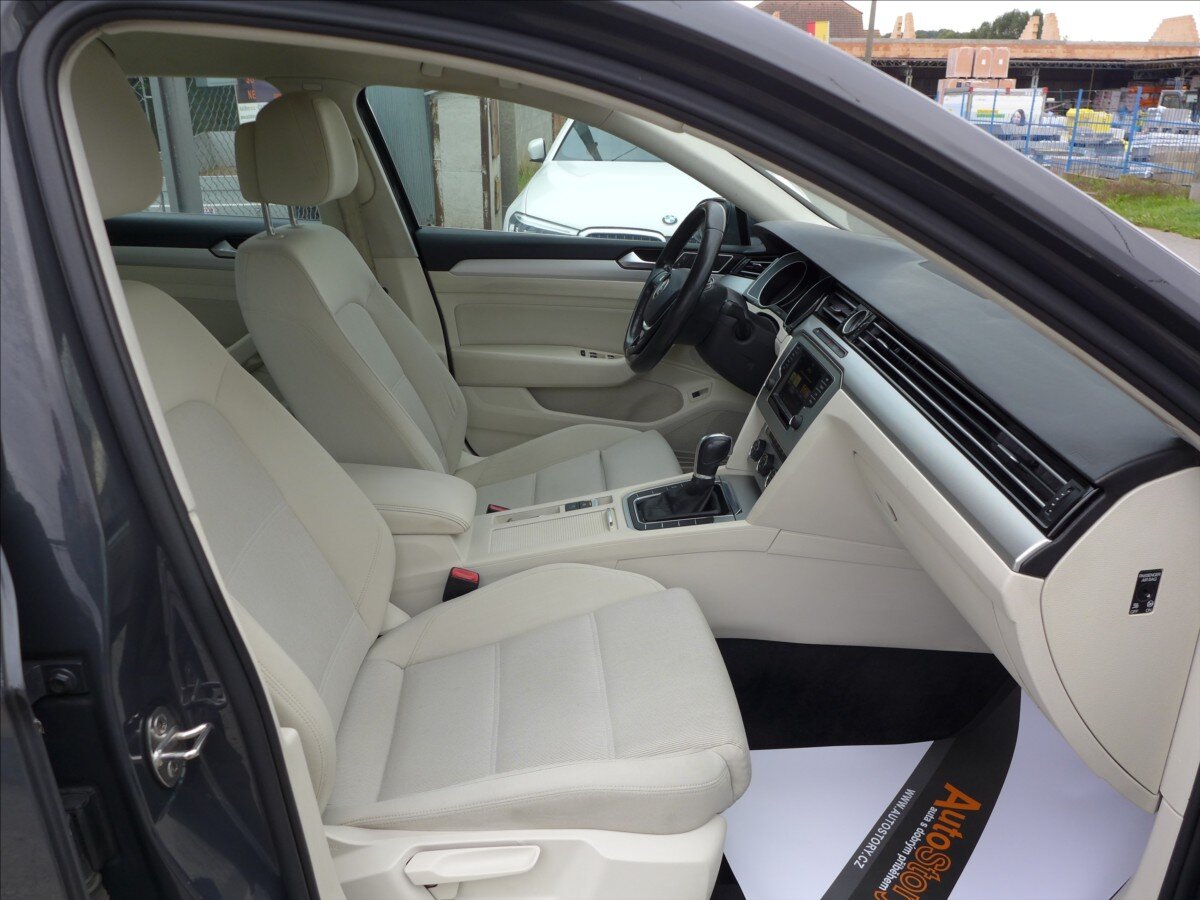 Volkswagen Passat Kombi 1,6 l 88 kw