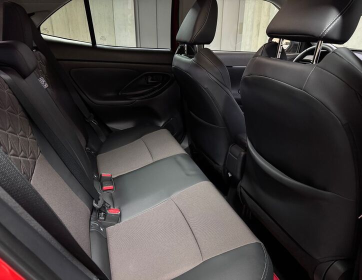 Toyota Yaris Cross 12