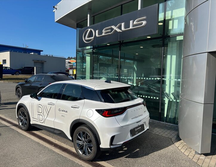 Lexus LBX Kombi 1,5 l 67 kw