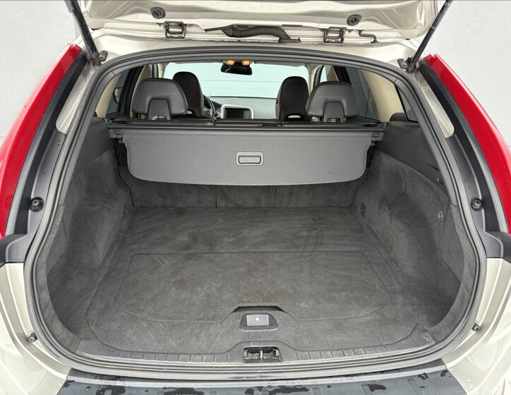 Volvo XC60 SUV 2,4 l 120 kw