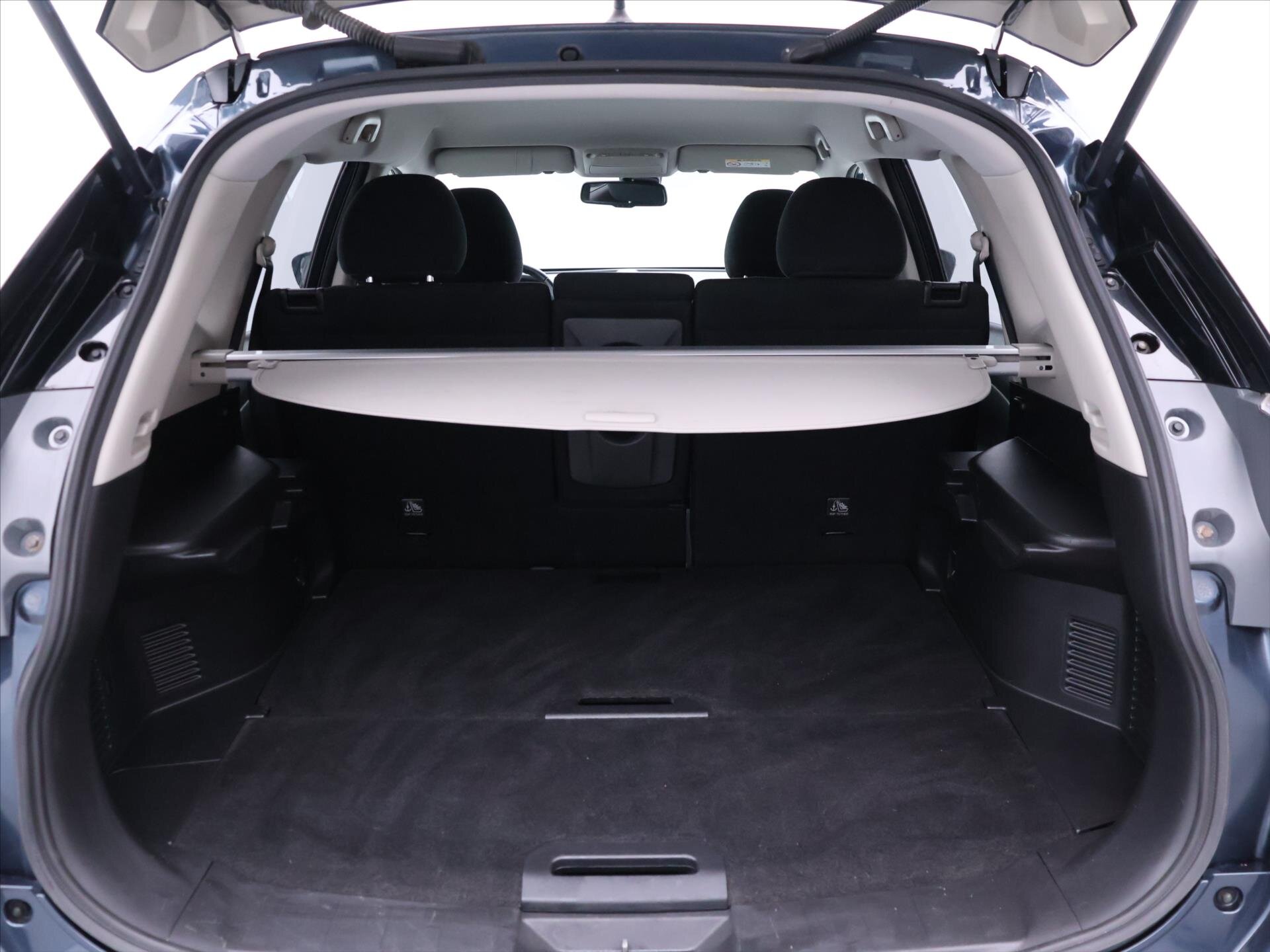 Nissan X-Trail SUV / Terénní 1,6 l 96 kw