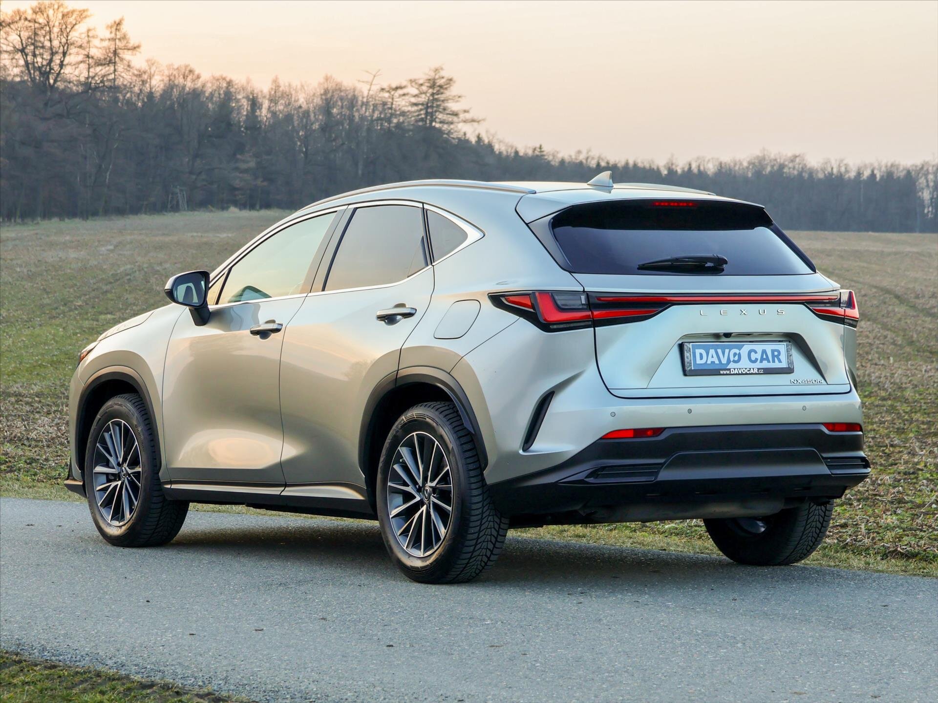 Lexus NX 450h plus SUV / Terénní 2,5 l 136 kw