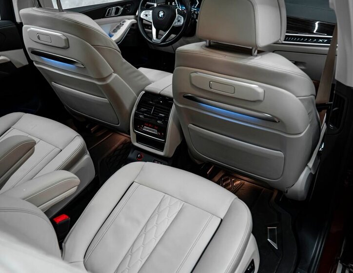 BMW X7 SUV / Terénní 3,0 l 280 kw