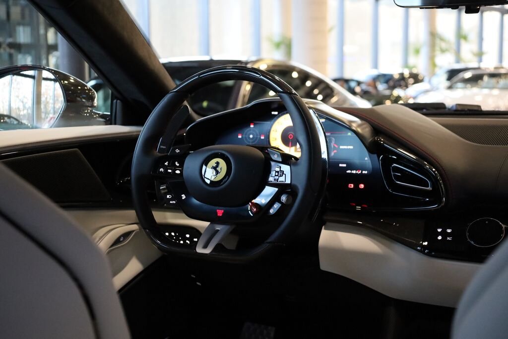 Ferrari Ostatní SUV / Terénní 6,5 l 533 kw