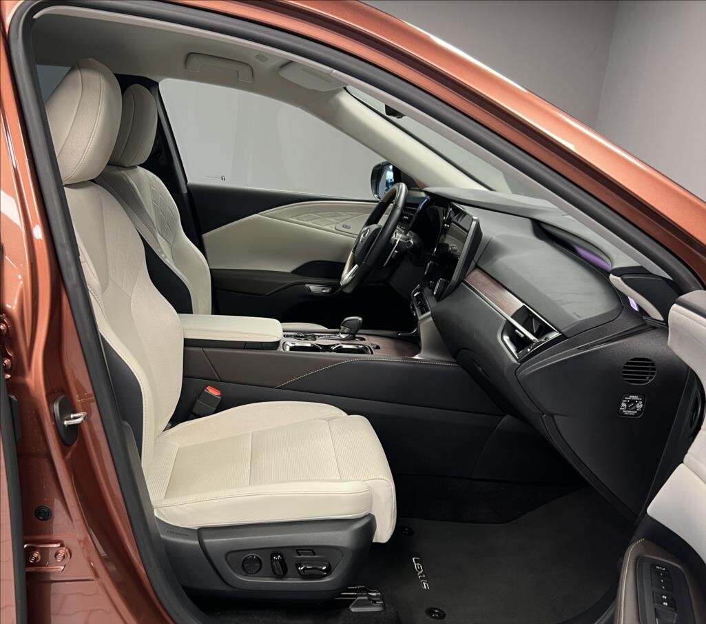 Lexus RX 450h plus SUV 2,5 l 227 kw