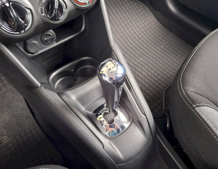 Peugeot 208 Hatchback 1,2 l 60 kw