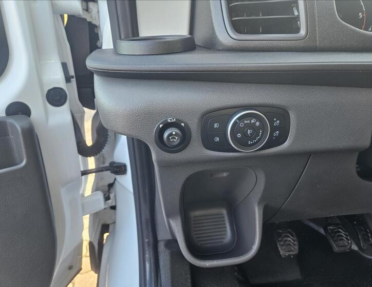 Ford Transit 11