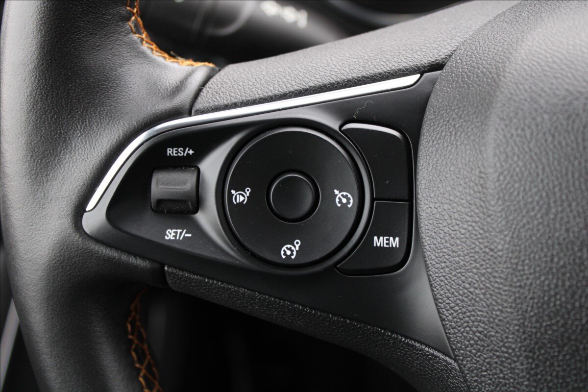 Opel Crossland X SUV / Terénní 1,2 l 81 kw