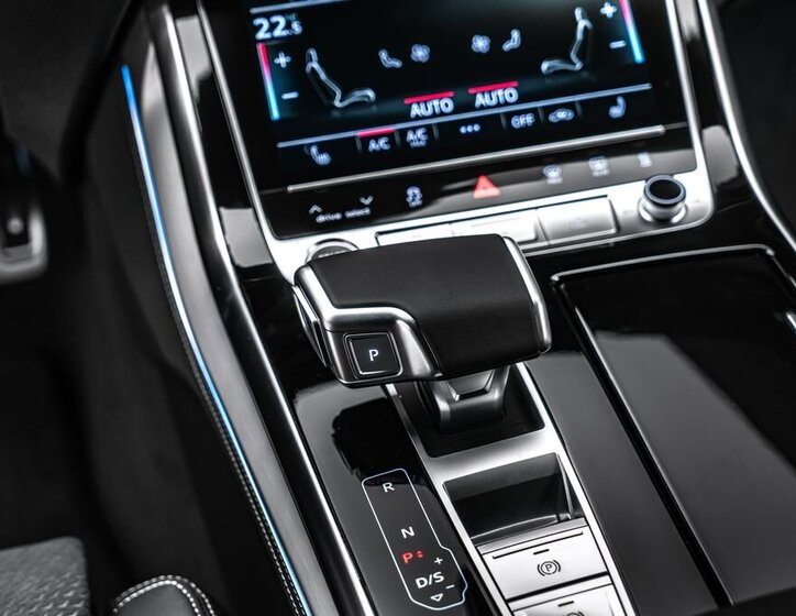 Audi Q8 SUV / Terénní 3,0 l 210 kw