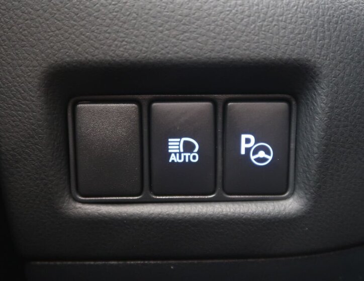 Toyota C-HR SUV 2,0 l 112 kw