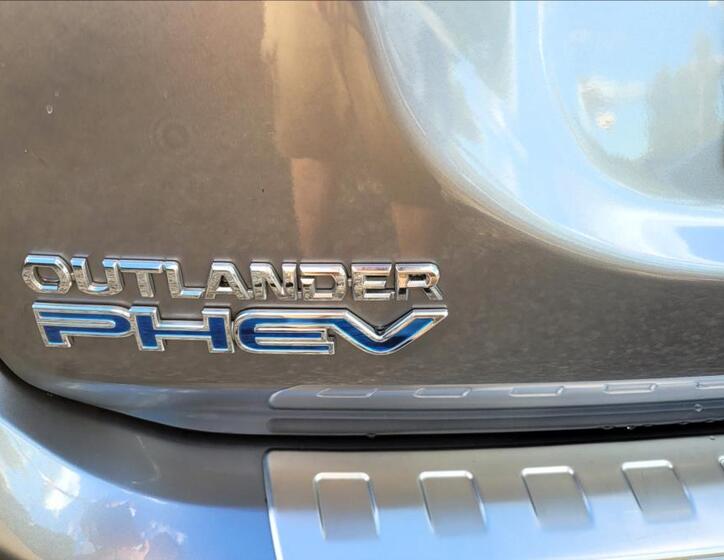 Mitsubishi Outlander 48