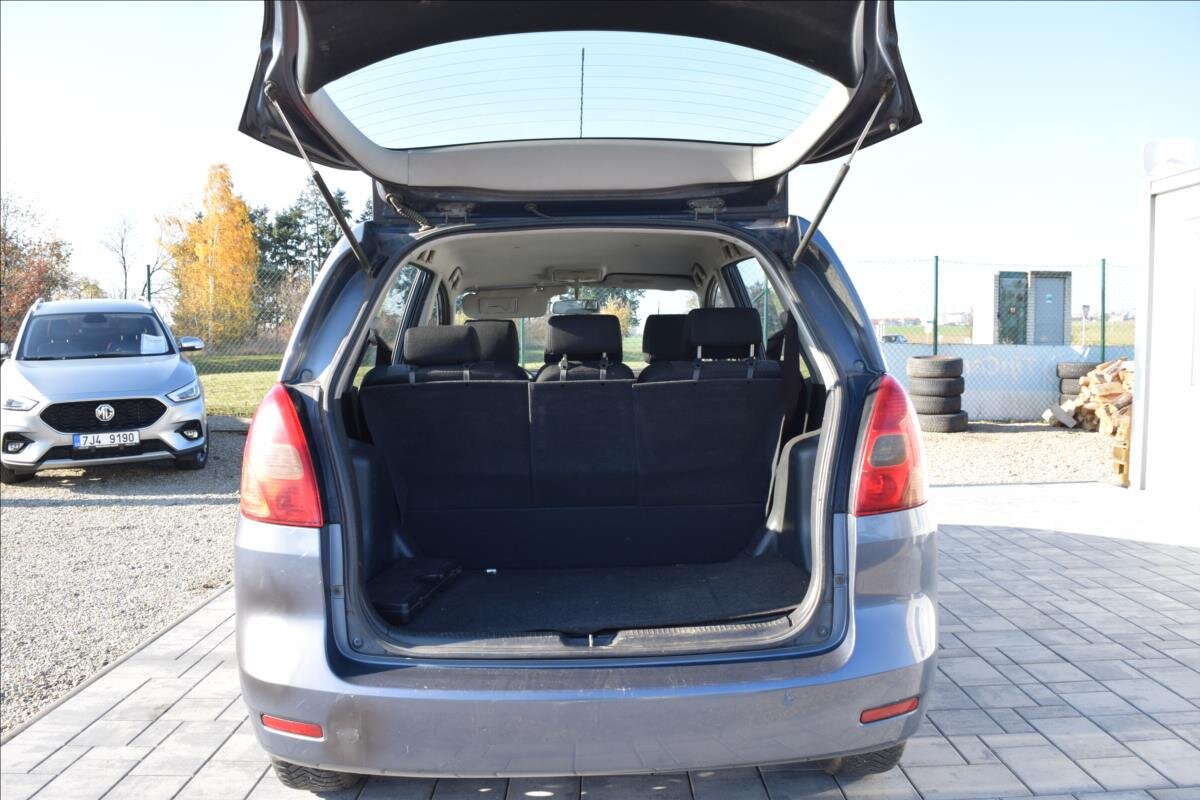 Toyota Corolla Verso Kombi 1,6 l 81 kw