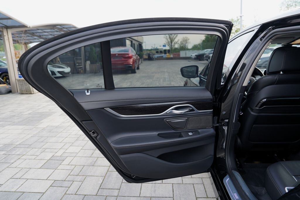 BMW Řada 7 Sedan / Limuzína 4,4 l 390 kw