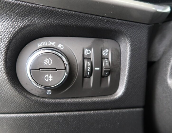 Opel Mokka SUV / Terénní 1,2 l 100 kw