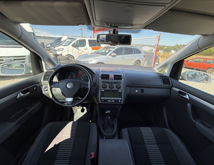 Volkswagen Touran 16