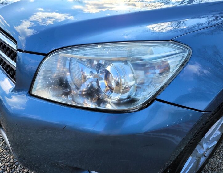 Toyota RAV4 SUV / Terénní 2,2 l 100 kw