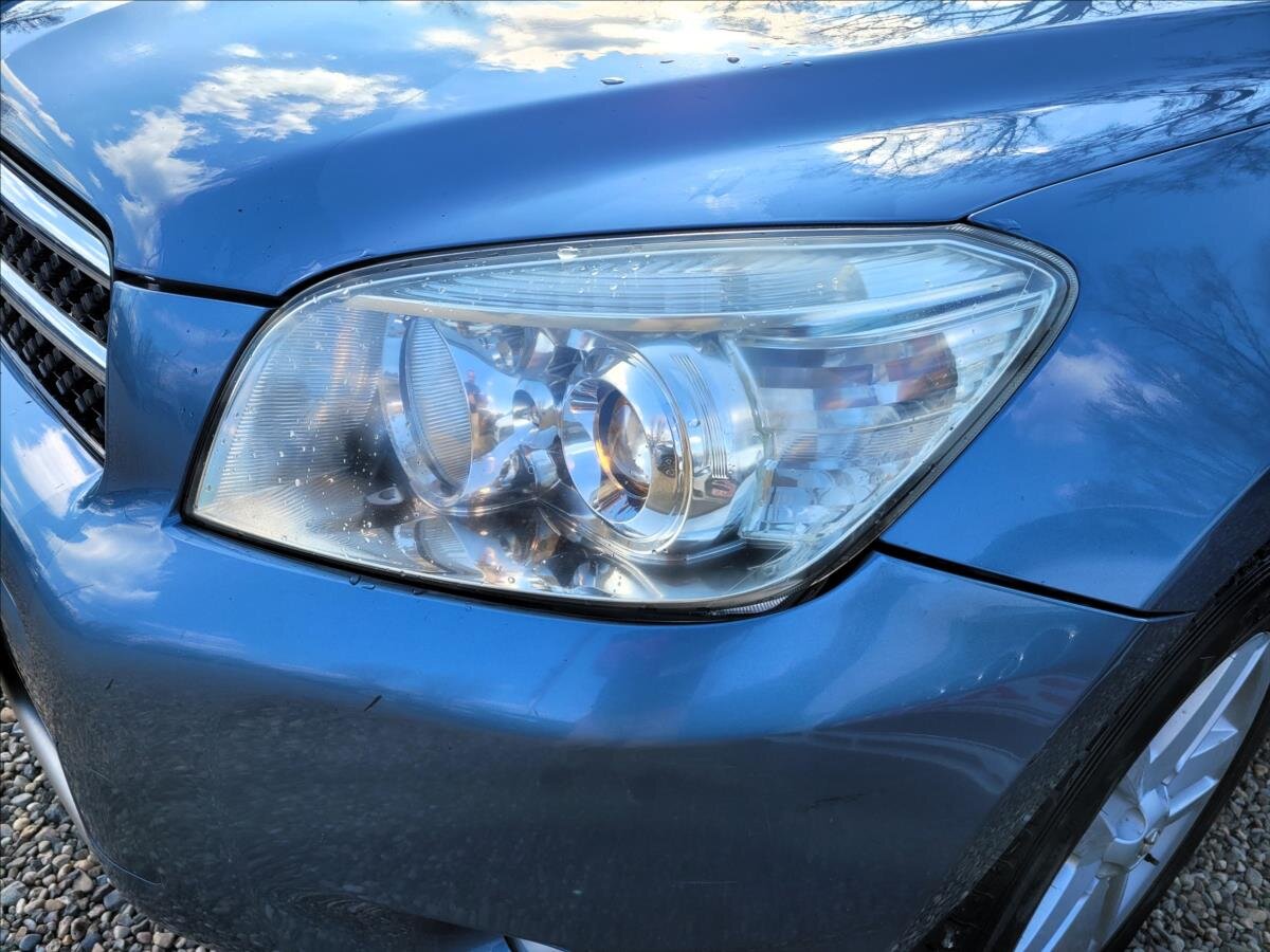 Toyota RAV4 SUV / Terénní 2,2 l 100 kw