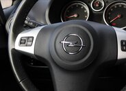 Opel Corsa Hatchback 1,4 l 64 kw