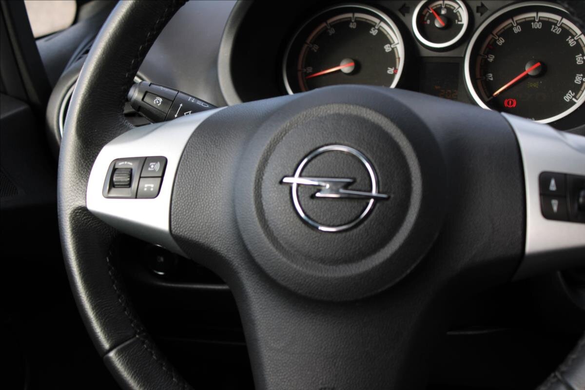 Opel Corsa Hatchback 1,4 l 64 kw