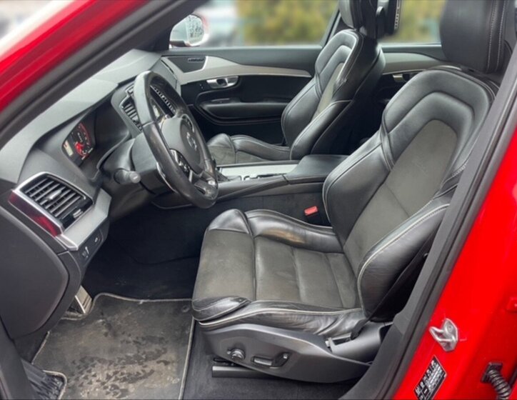 Volvo XC90 SUV / Terénní 2,0 l 173 kw