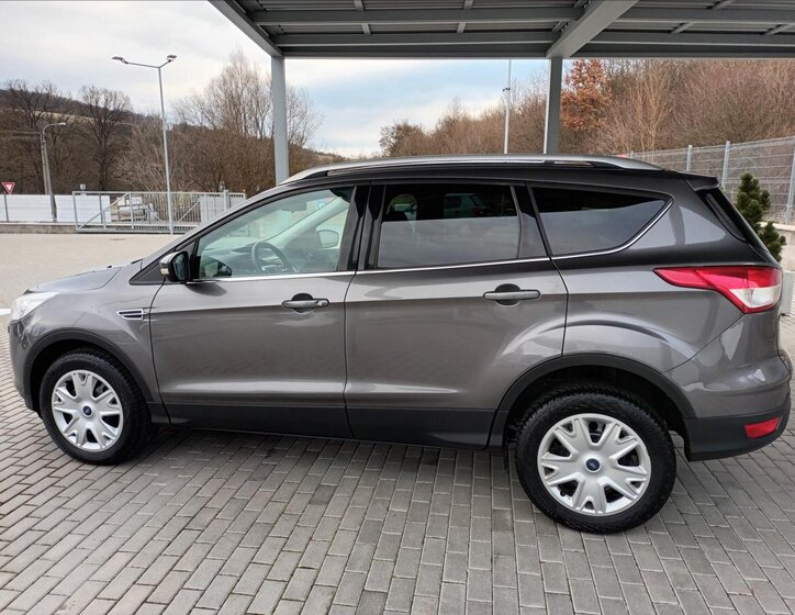Ford Kuga SUV 1,6 l 110 kw
