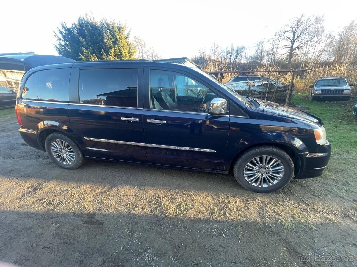 Chrysler Town & Country MPV 3,6 l 208 kw