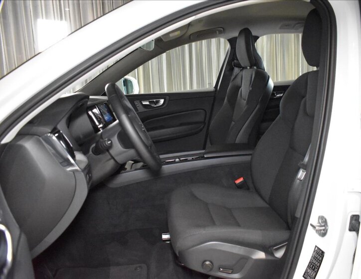 Volvo XC60 SUV / Terénní 2,0 l 145 kw