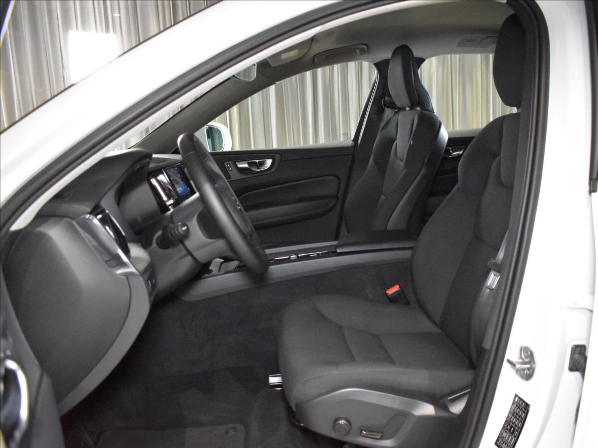 Volvo XC60 SUV / Terénní 2,0 l 145 kw