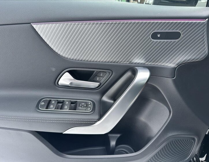 Mercedes-Benz Třídy A Hatchback 1,3 l 120 kw