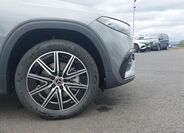 Mercedes-Benz EQB 13