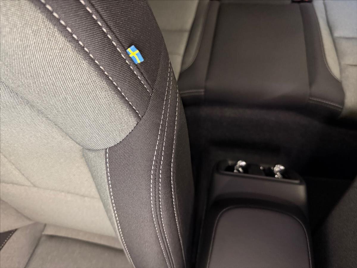 Volvo XC40 SUV / Terénní 2,0 l 120 kw