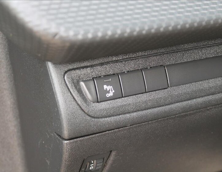 Peugeot 2008 SUV / Terénní 1,2 l 60 kw