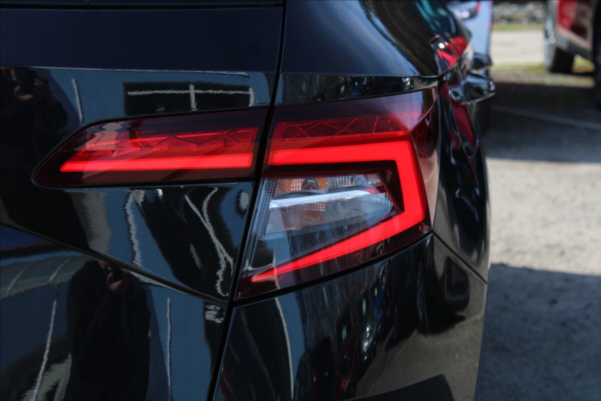 Škoda Karoq SUV / Terénní 1,5 l 110 kw