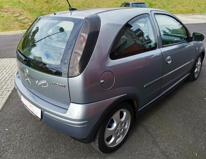 Opel Corsa Hatchback 1,7 l 74 kw