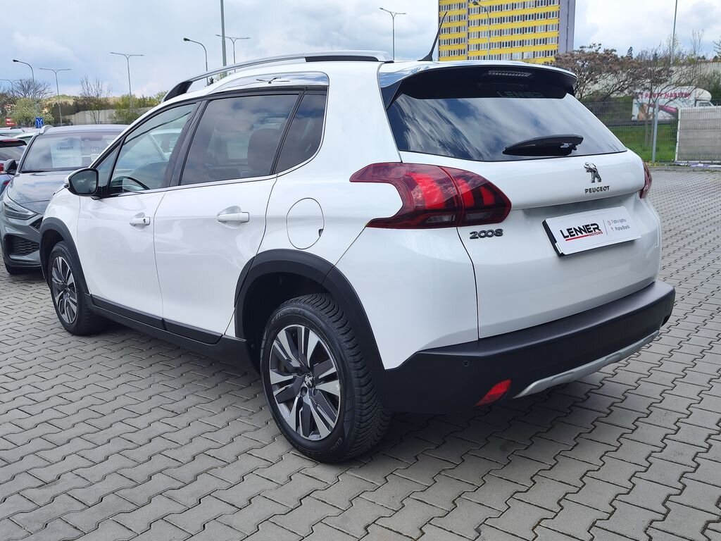 Peugeot 2008 SUV / Terénní 1,2 l 81 kw
