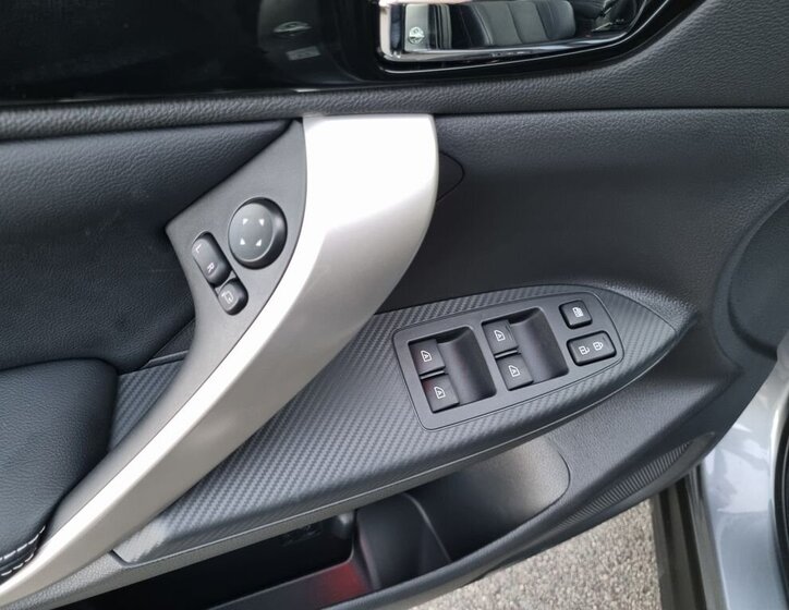 Mitsubishi Ostatní SUV / Terénní 2,4 l 138 kw