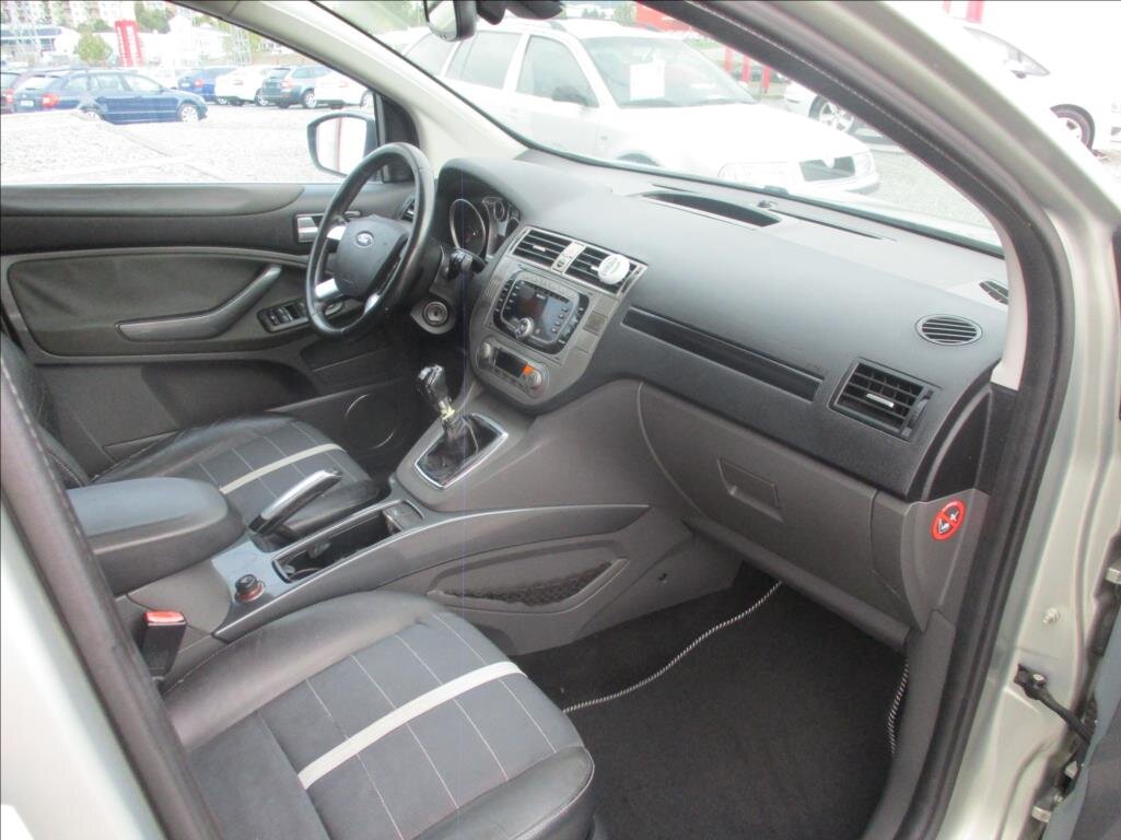 Ford Kuga SUV / Terénní 2,0 l 100 kw