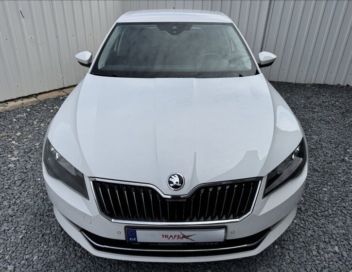 Škoda Superb Sedan / Limuzína 2,0 l 140 kw